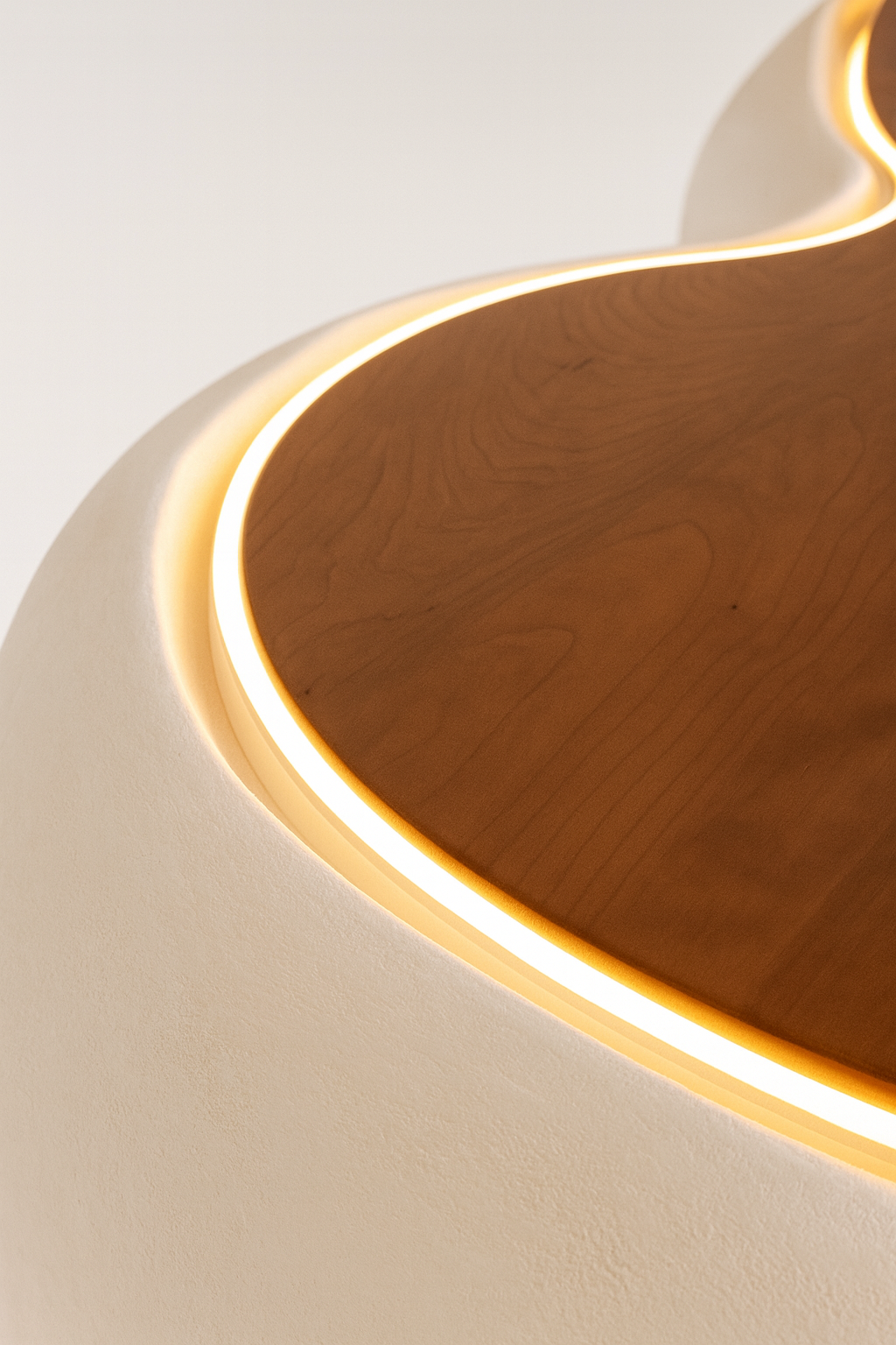 8B Accent Table